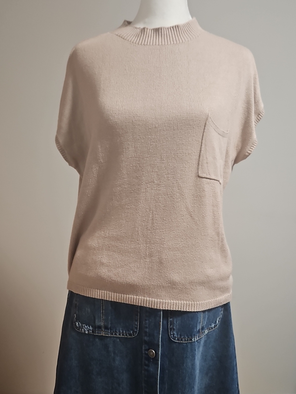 Women's Short Sleeve Knit Top in Beige